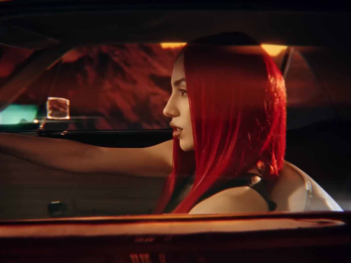 Alok  Ava Max – Car Keys (Ayla) Official Video_00_01_55_22
