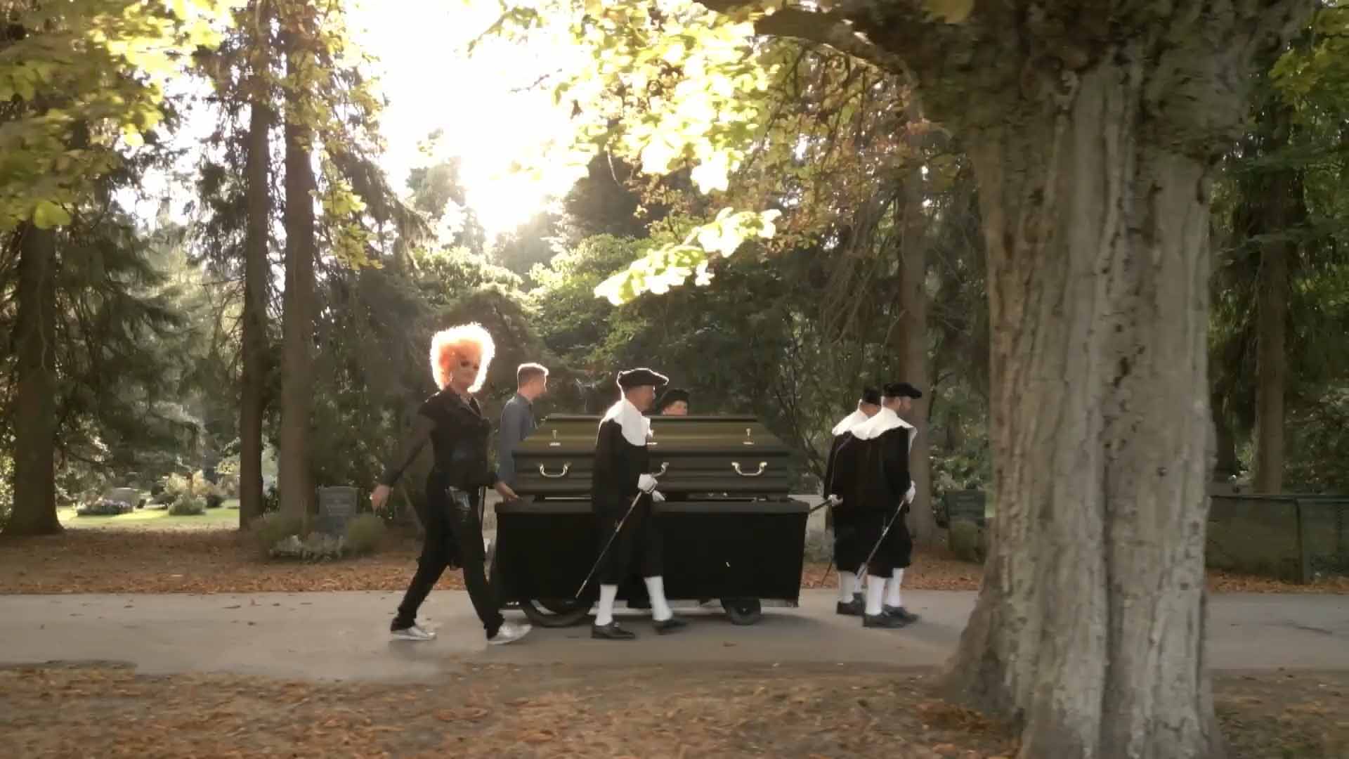 Sterben für Anfänger  Offizieller Trailer  RTL_00_00_44_10