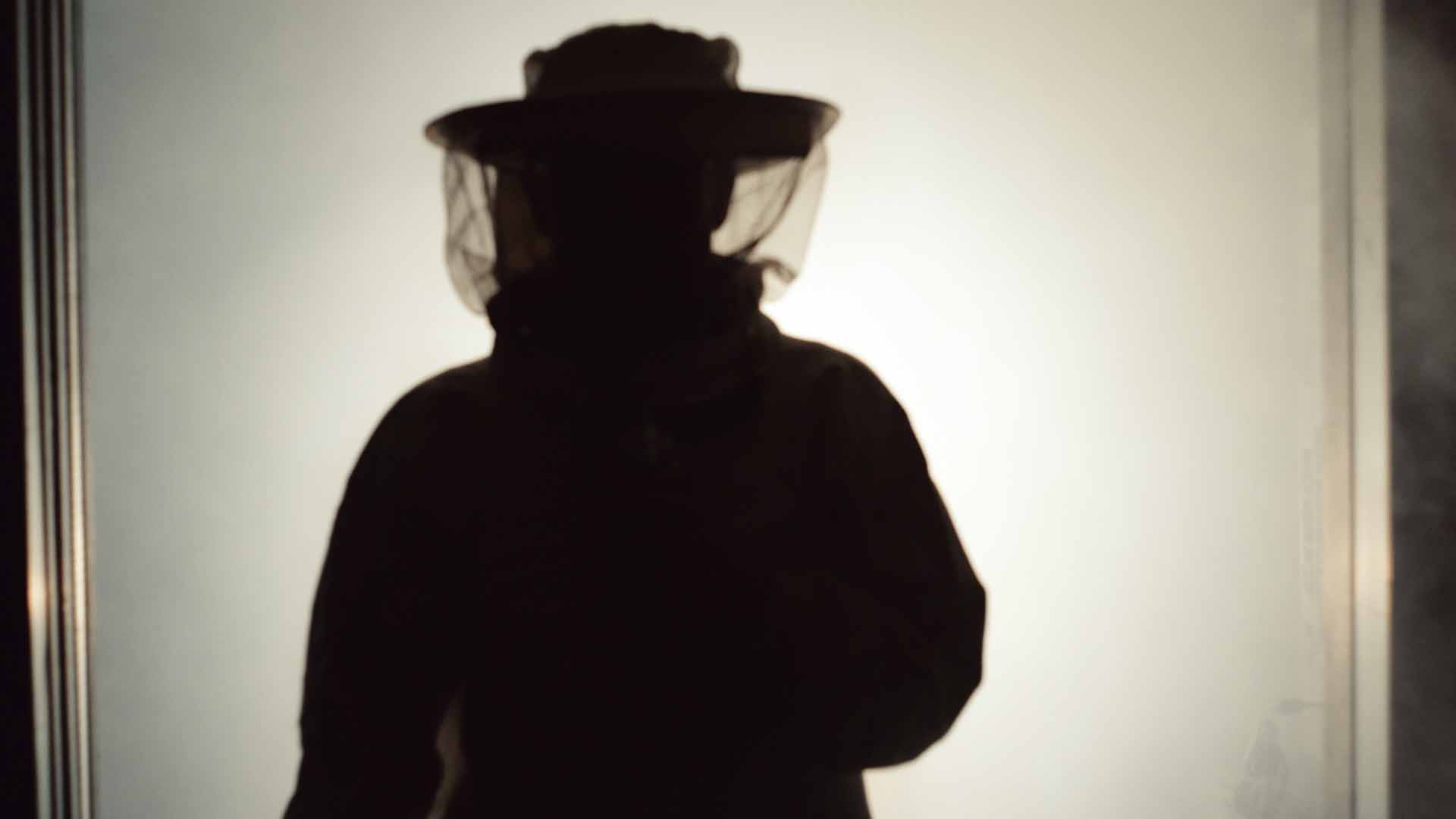 WIRSINDFUX_Episode02_Carsten_Bienenfilm_Final_ProResHQ_00_00_22_12